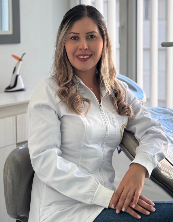 Dra-Diana-Lanziano-Periodoncista Dra Diana Lanziano Periodoncia e implantología oral