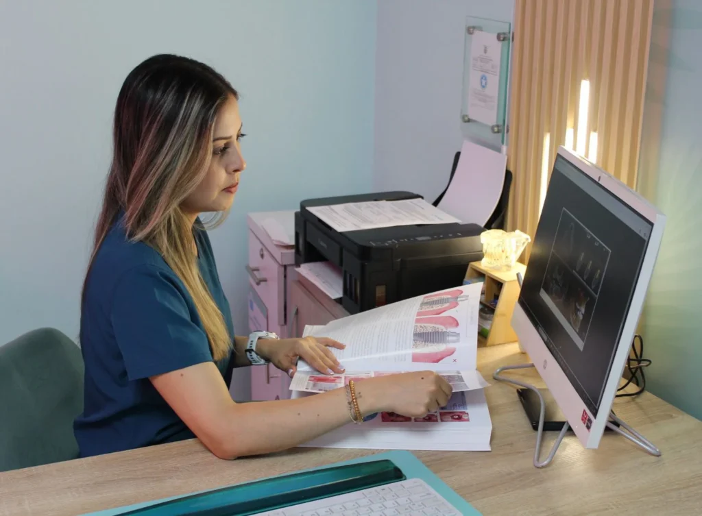Dra. Diana Lanziano. Especialista en Periodoncia e Implantología Oral